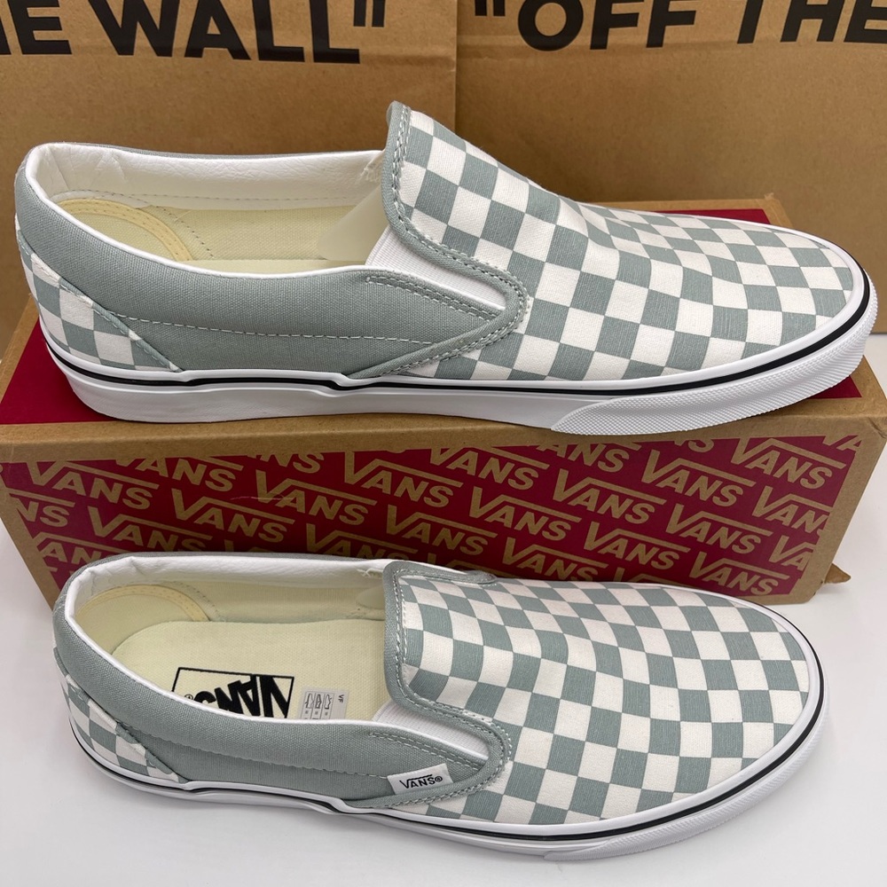 Vans Men’ Classic Slip-On
Color Theory Checkerboar Pure Grey
VN000D5PEPO Sneaker - Picture 15 of 16
